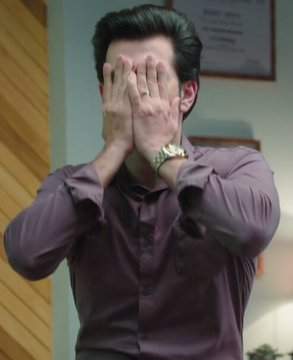 Appreciation post for  @karanvgrover22 's delicate fingers(You should drop your finger care routine soon )