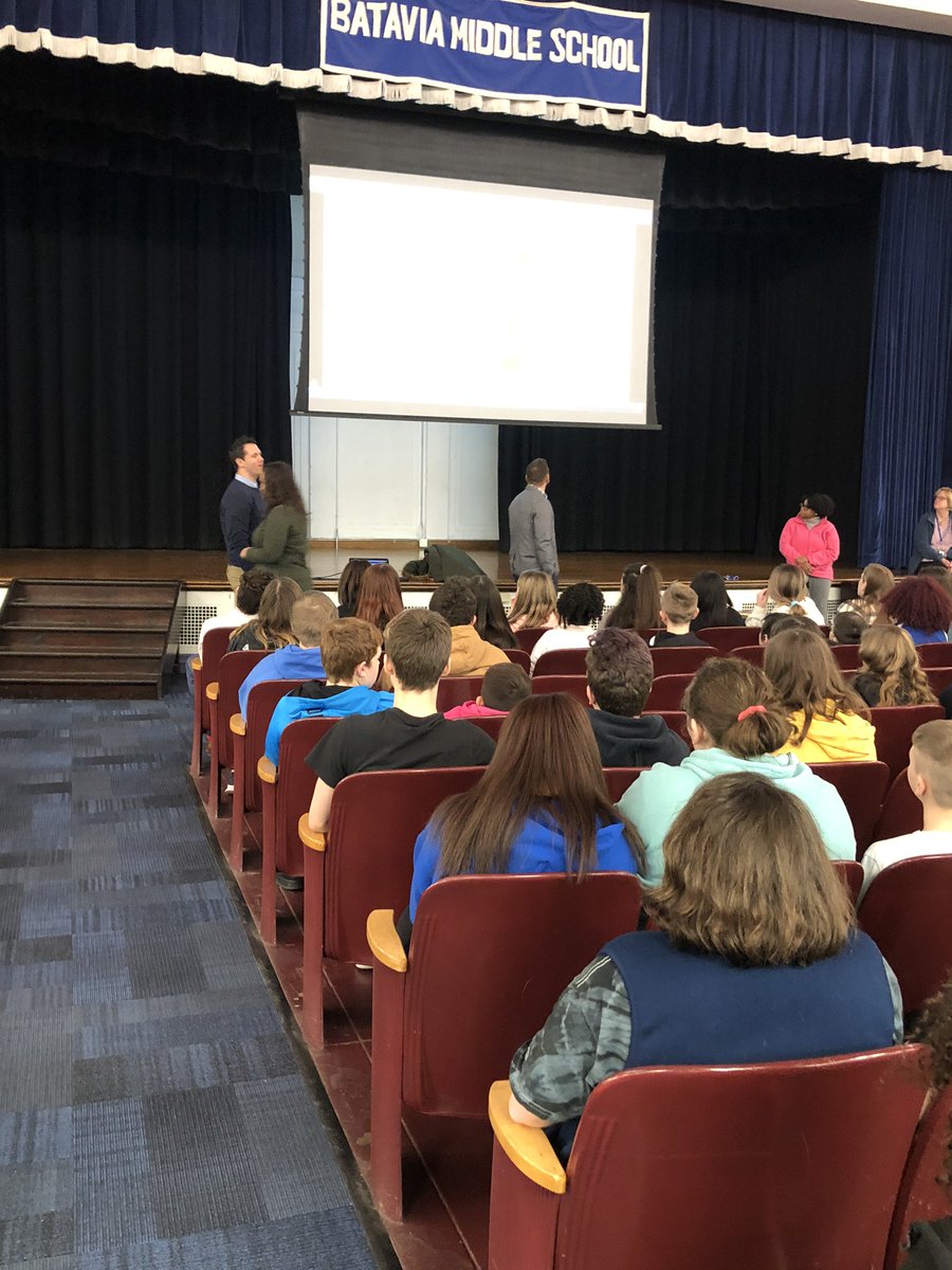 CounselorsBMS's tweet photo. @BataviaHSCC came over to meet with our 8th grade students to talk about the transition to the HS.  Students had a chance to hear about their upcoming Freshman year and to ask questions emregarding schedules and course selections.  @BataviaMiddle #BMSPride https://t.co/c6BLB6dU1L
