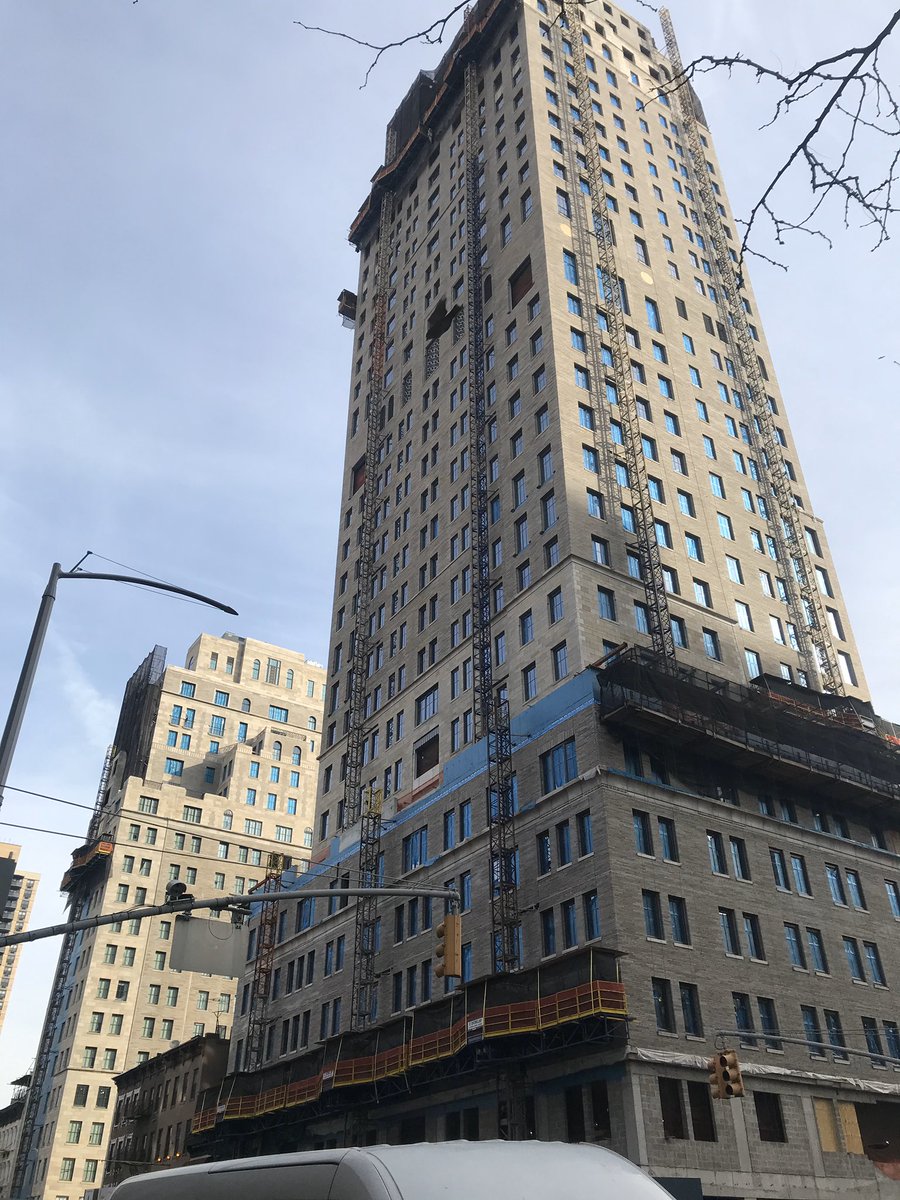 TexaConCutStone's tweet photo. We are proud to have our hard work on display in the nations largest city!  Check out this high rise condominium in Manhattan. We’re rockin’ NYC from the ground up! #IndianaLimestone #LimestoneBelt #WeAreTexacon https://t.co/LaofEONvwA