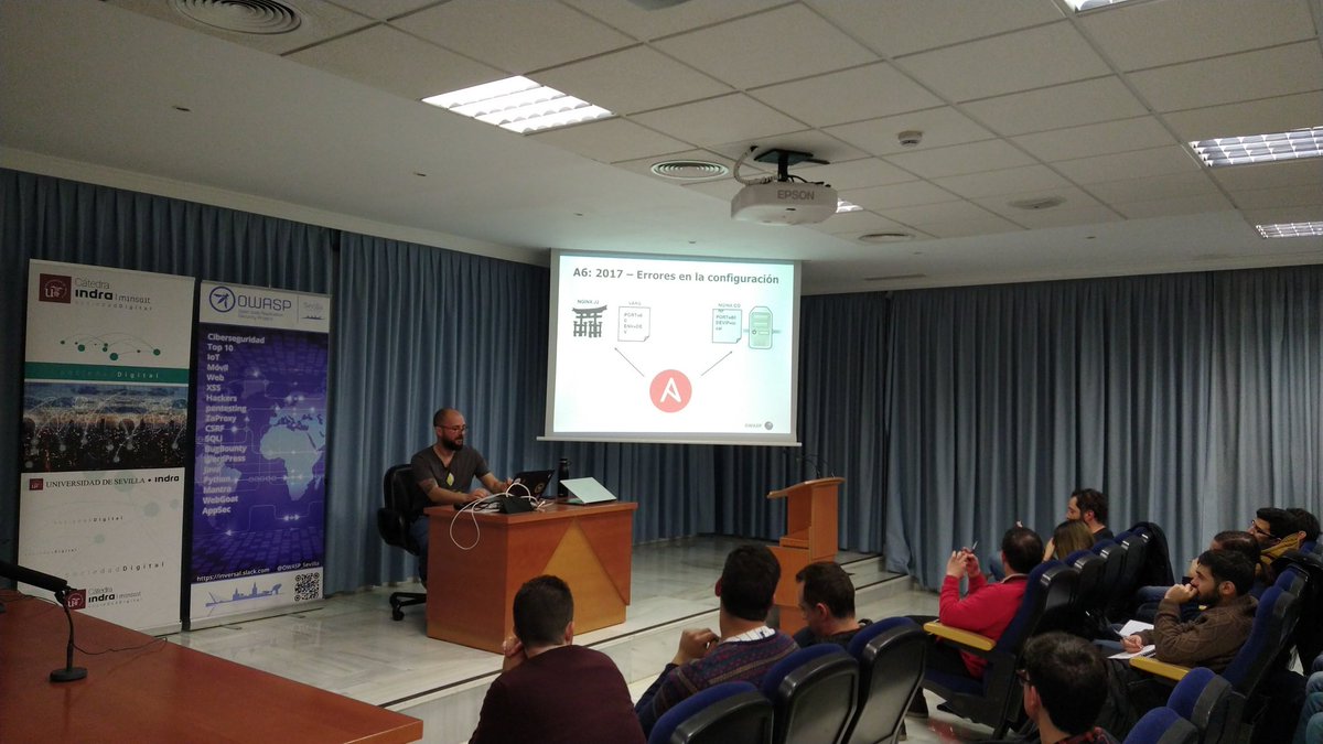 Carmelo Zubeldia hablando de #Ansible para #SecOps