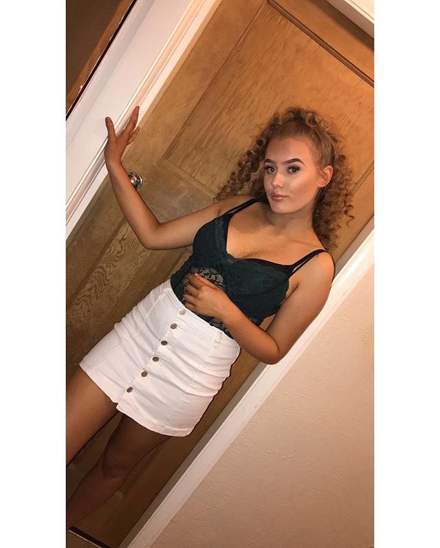 valaddaIII's tweet image. Who’s gonna be the first person in my messages then😏
#patreongirl #privateblog #privatesnap