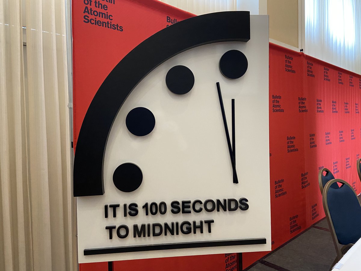 Moonshotevent's tweet photo. Tick Tock... If you guys are anywhere near Twitter or CNN today, chances are you've seen the custom #DoomsdayClock we built for the official announcement. Round two actually-- The first was shipped to Chicago!
@BulletinAtomic #BullitenofAtomicScientists #doomsdayclock #Doomsday https://t.co/8gzWwgSVg3