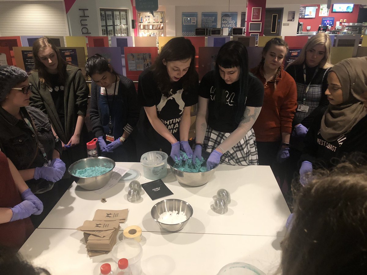 HuddersfieldSU's tweet image. We’re making Big Blue bath bombs with @LushLtd tonight. #GiveItAGo #MakingStudentLifeBetter @HudStudents