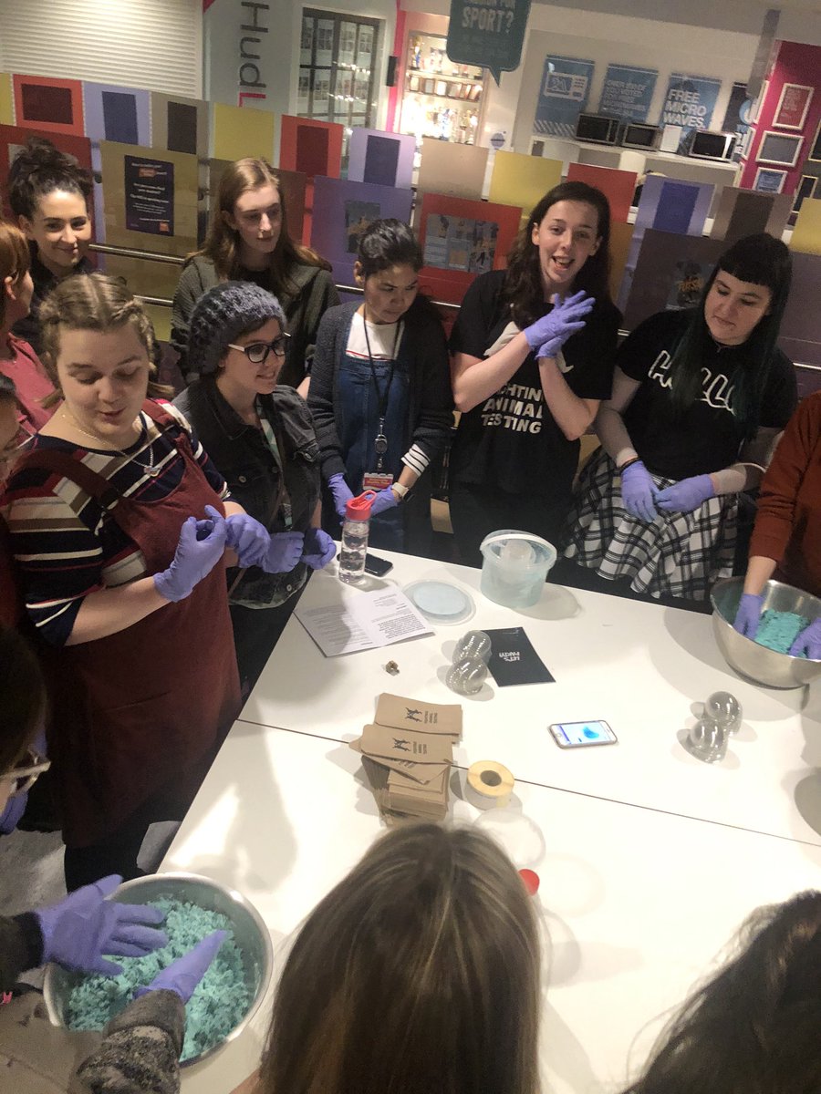 HuddersfieldSU's tweet image. We’re making Big Blue bath bombs with @LushLtd tonight. #GiveItAGo #MakingStudentLifeBetter @HudStudents