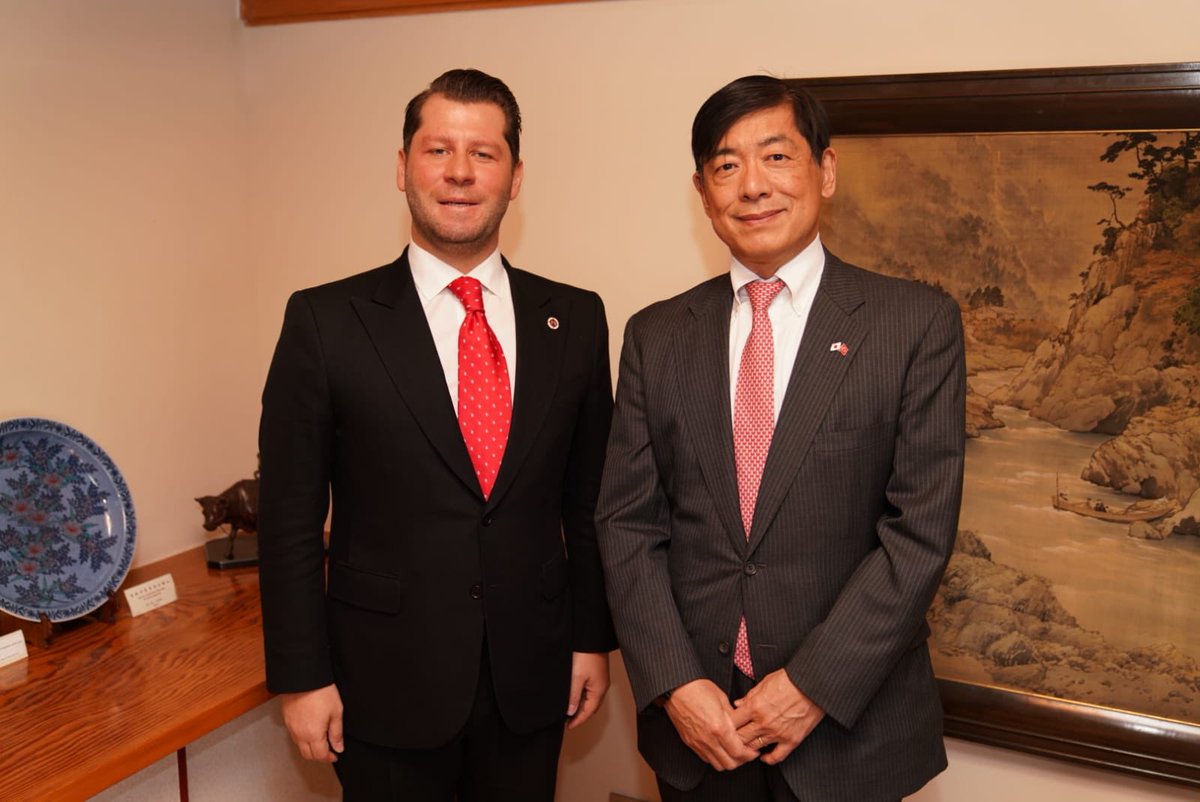 seriftosyali's tweet photo. Bugün bizim icin gurur günü... Japonya 🇯🇵l🇹🇷 Türkiye dostluğunun ekonomik alanda da güçlenmesi için DEİK çatısı altında gösterdiğimiz çabalar Japonya Büyükelçiliği tarafından da ödüle layık görüldü. Aldığımız bu güçle ilişkilerimizin derinleşmesi için çalışmaya devam edeceğiz... https://t.co/MTcskRncew
