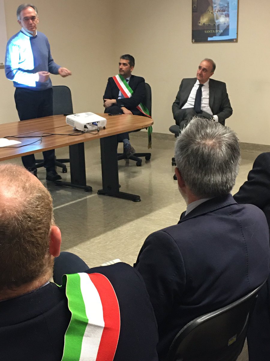 Usltoscsudest's tweet image. “Una grande giornata per l’ospedale di Campostaggia, per la Val d’Elsa e per la sanità toscana” ha dichiarato il presidente della Regione Enrico Rossi. Il sistema automatizzato del laboratorio fa parte di un investimento di 80mln di € destinato agli ospedali della nostra regione