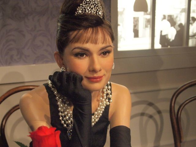 Su City Fashion Blog per SG MEDIA AGENCY vi parlo del mitico tubino nero
fashion-food15.webnode.it/l/il-tubino-ne… #Cityfashionblog #littleblackdress #moda #style #musthave #givenchy #chanel