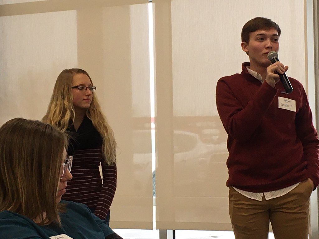 SkRpdsChamb's tweet photo. Gavin and Leah are the @isd47 Students of the Month #SRChamber https://t.co/TLXZQ6OCMQ