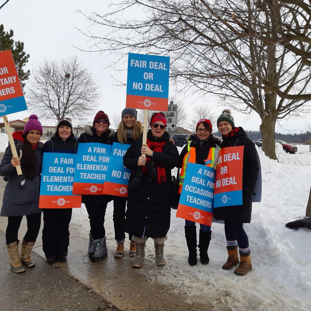 Walking out FOR kids and AGAINST the ford/lecce cuts #ETFOstrong #EtfoStrike #AMETFO @ETFOeducators #Solidarity