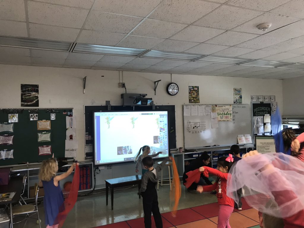 Got to visit @DamascusESMusic class today with <a href="/LundysLearners/">Deanna Lundy</a>   We had fun listening to the music and using scarves to accompany the music. <a href="/DamascusESrocks/">Damascus Elementary</a> <a href="/DamascusESPrin/">Spencer Delisle</a> @DamascusES_AP