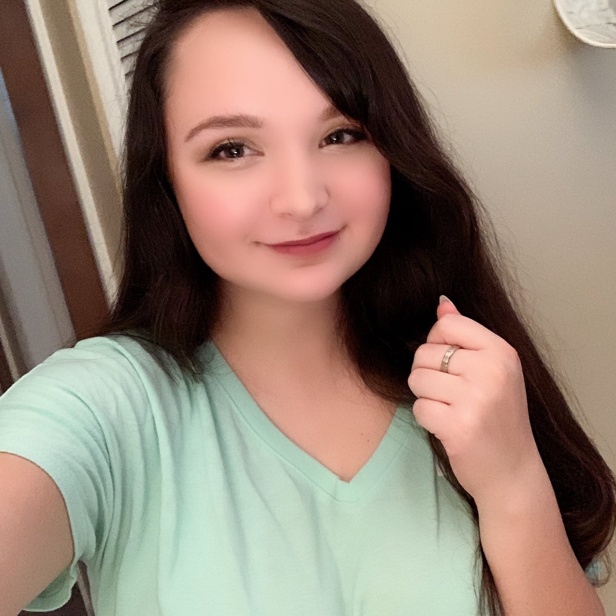 AlisonWLife's tweet photo. You guys have no idea how excited I am! I might be going to my first concert on May 14th! I just need to do some extra shifts at work so I can get myself a ticket to see BTS. I so want to see them in person and I’m going to work really hard so I can.
Love you @BTS_twt #4everarmy https://t.co/gr9IawaVoi