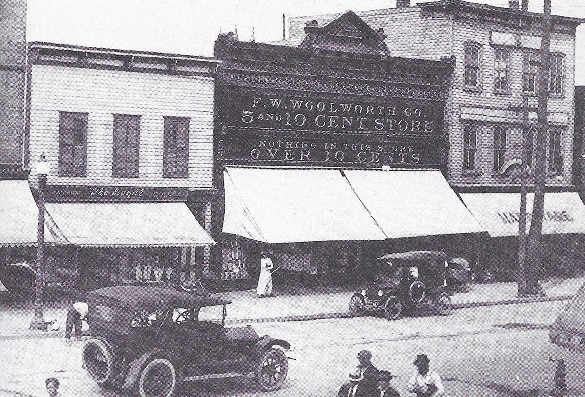 fwwoolworthco's tweet photo. Talk about a throwback! This F. W. Woolworth Co. store was located in Perth Amboy, NJ circa 1919. As of 2018 it was a Dress Express. Anyone know what it is currently? https://t.co/6TD6qsgCds