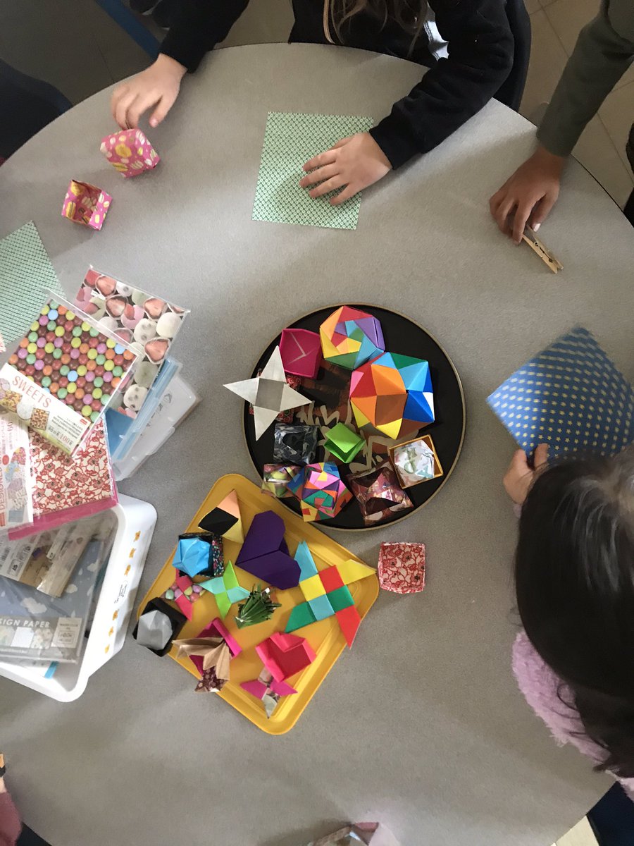 ClintonTDSB's tweet photo. Origami making in Room 211 with a Parent Expert.  Always great to have parents share their skills with the children. https://t.co/l1yIzhuv1c