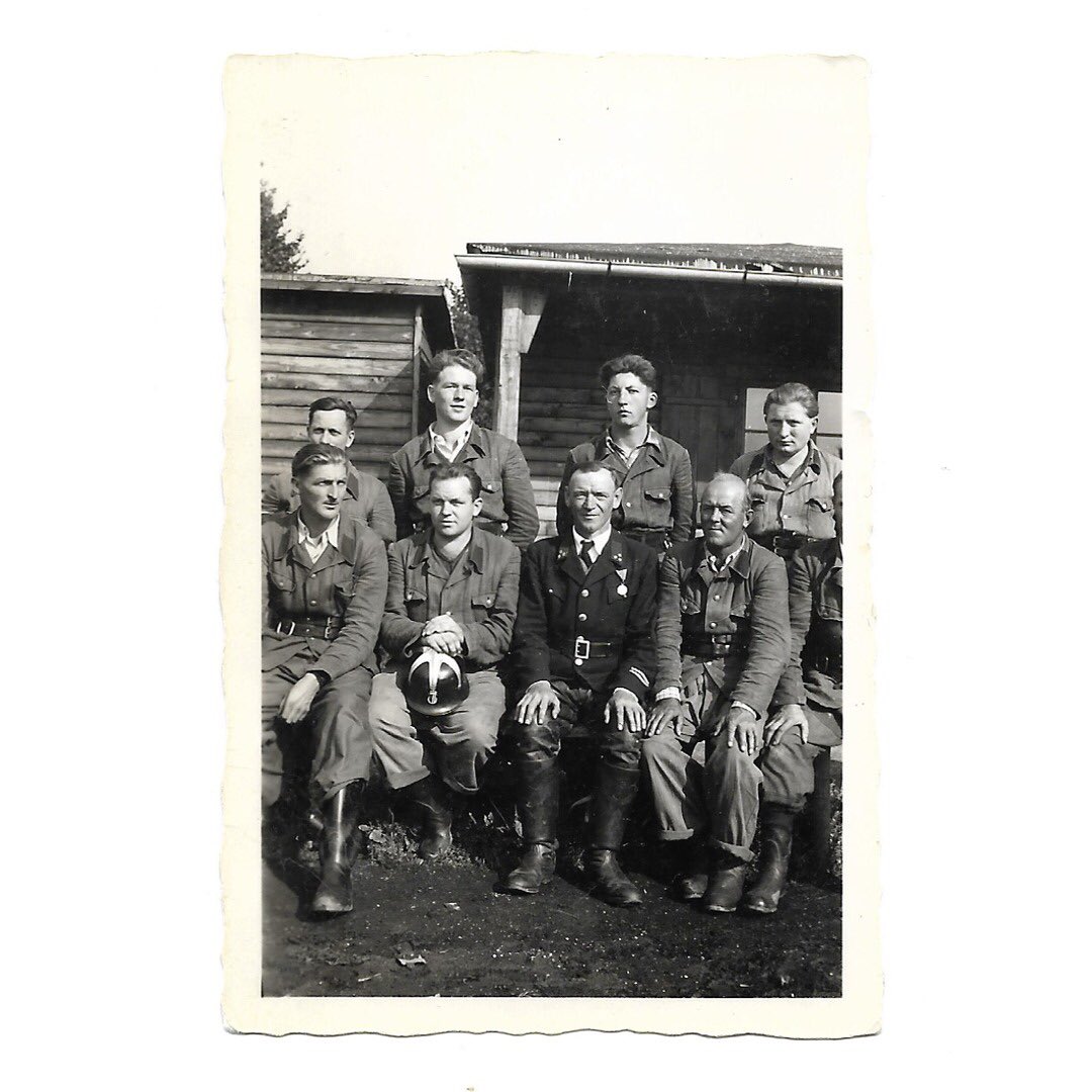 ffedramsberg's tweet photo. Wiedermal ein paar Schätze in unserem Bilderarchiv gefunden. Zeitzeugen aus vergangenen Tagen. #thowbackthursday #feuerwehredramsberg #ffedramsberg #ooelfv #bfkll #feuerwehr #freiwilligefeuerwehr #feuerwehren #firefighter #firefighters #firefighterposts #ehrenamt https://t.co/ICxtdJMePC