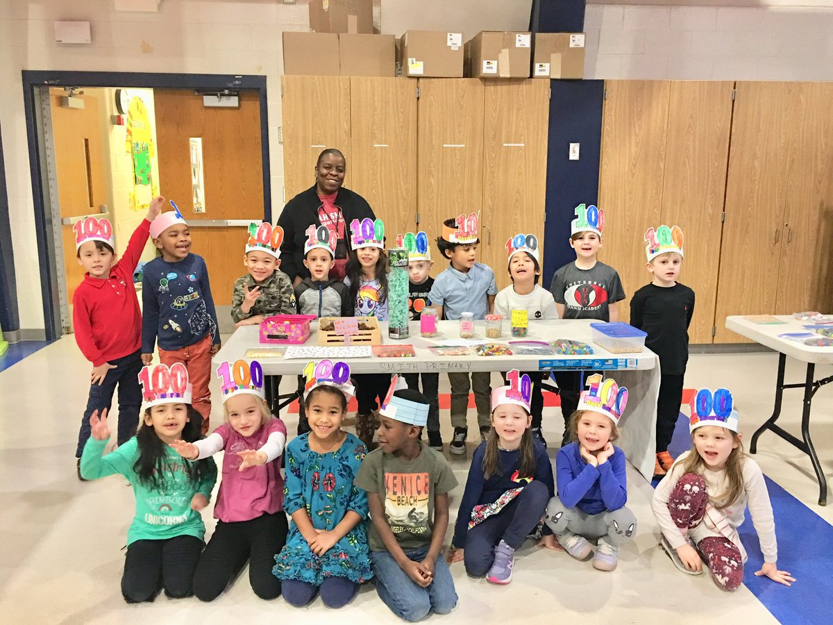 Happy 100th Day of School! We are 100 Days Smarter! <a href="/EmilyBoatright/">Emily Boatright</a> <a href="/pointsbyPortee/">Deyvi Portee</a> @ptyut1999 @APS_SmithAP @msjenniferbarry <a href="/APS_SarahSmith/">SarahSmithElementary</a>