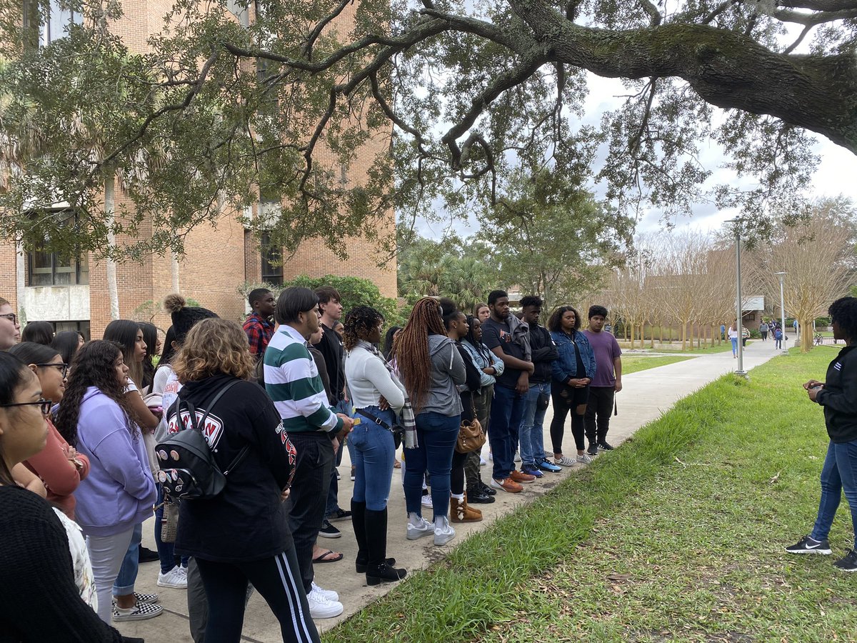 Our @LennardHigh @HCPS_AVID Juniors and Seniors had a great time touring @UCF today! They are very excited about being #futureknights!
#collegebound