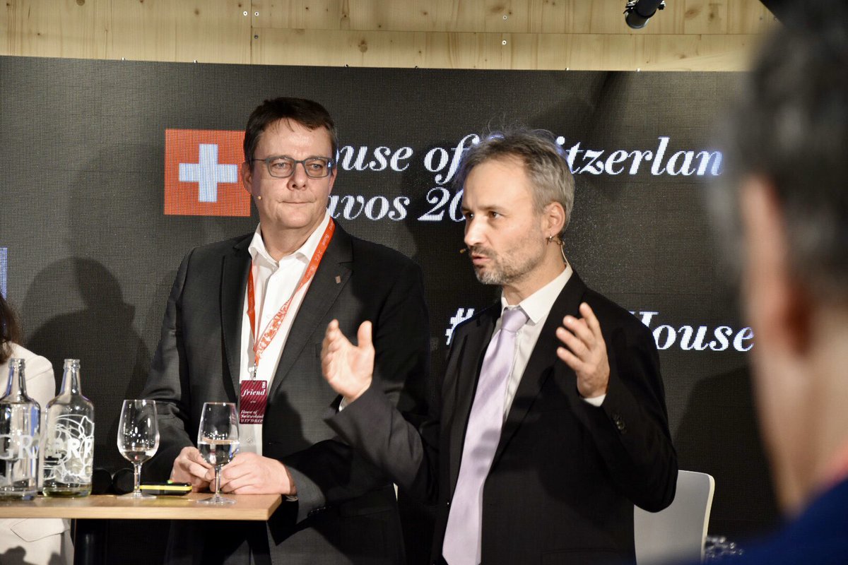 UZH_ch's tweet image. „Daten sind Wissen und Wissen ist Macht“, sagt Pascal Peduzzi, Direktor @GRIDgva. „Es ist wichtig, dass die Daten des #SwissDataCube frei verfügbar sind für Entscheidungsträger*innen und die Industrie.“ @P12ip #wef20