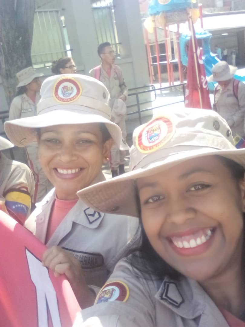 GmsytM's tweet photo. #Miranda Nuestra Milicia Bolivarina y la Gran Mision Saber y Trabajo de Miranda dicen presente en la gran marcha junto a nuestro pueblo #AntiimperialistasEnMarcha https://t.co/jjqVnnab2E