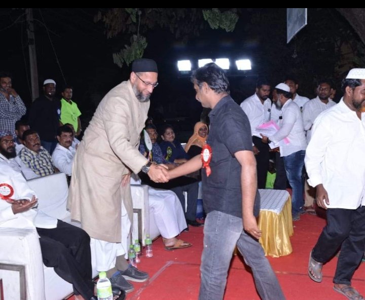 mohanmoto's tweet photo. Enbracing Hands with Democratic Forces allover the subcontinent is need of an hour to defeat fascist RSS BJP Hindutva
#SaveDemocracy
#SaveNation
#DefeatRSS
@thiruja @May17Movement @thirumaofficial @VanniArasu_VCK https://t.co/DGNlDAUYFg