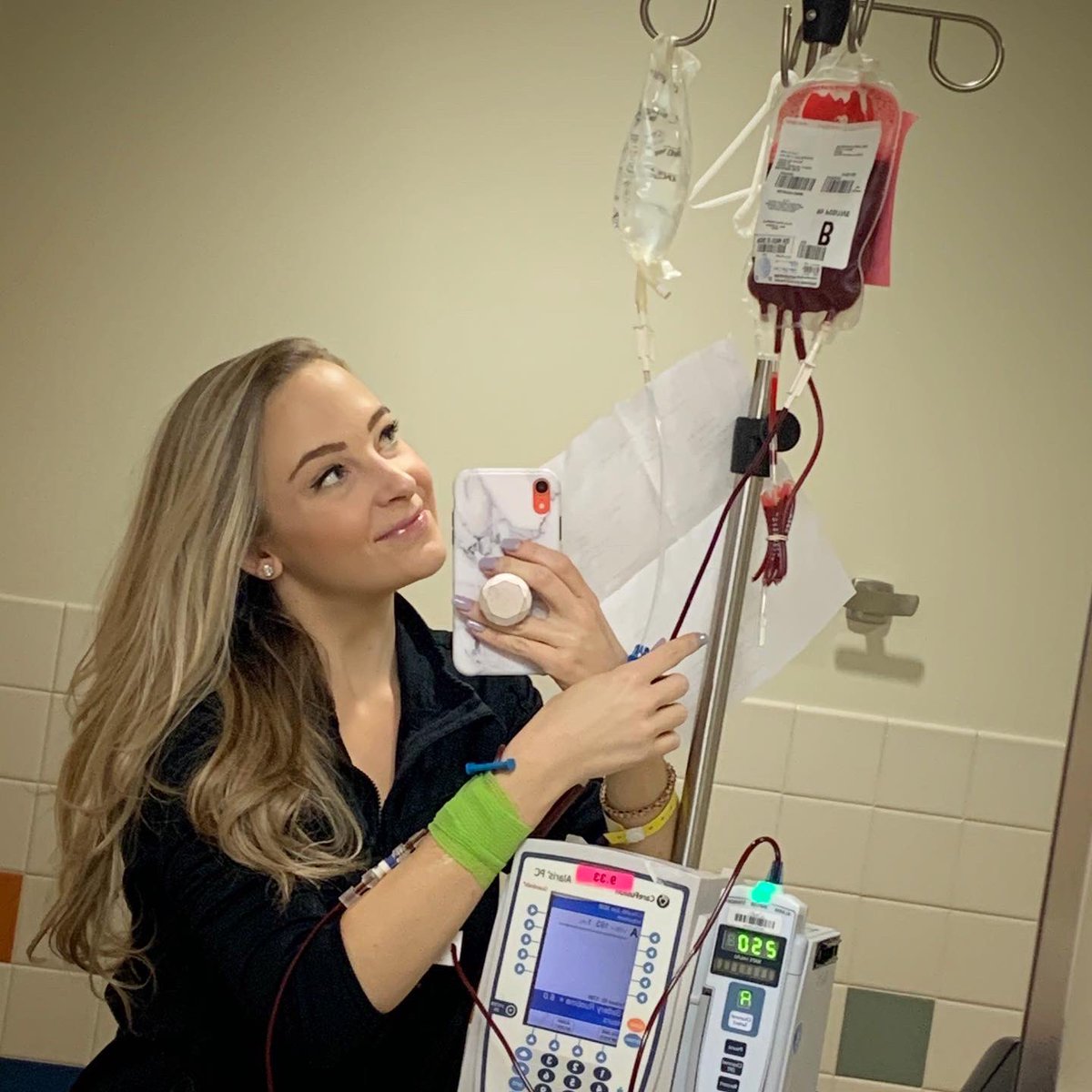 BrookeWayTV's tweet photo. It’s National Blood Donor Month y’all! Head to @VitalantCO and donate some blood, because one donation can save 3 lives! You can also donate blood and get a free beer through January! #thalassemia #nbdm @cooleysanemia https://t.co/PmViGexfvk