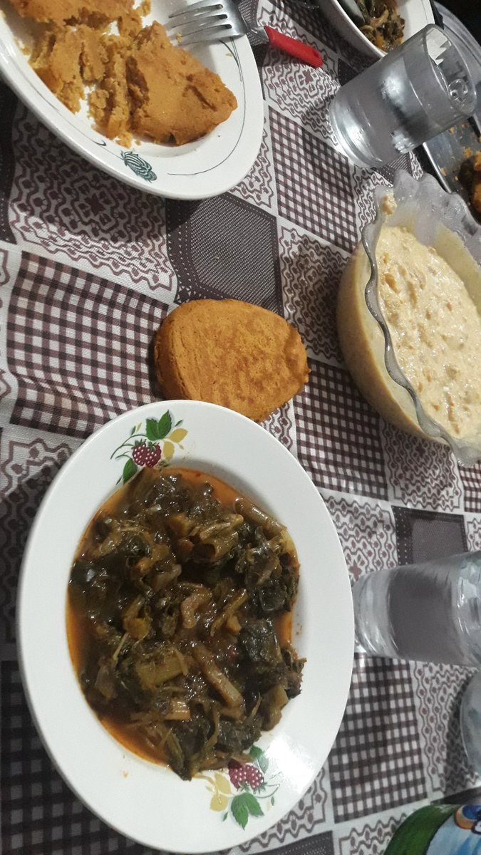 Sıtarbaksta vayt çaklıt moka içemedigim için özür dilerim. Ben buyum kızım gariban bir karadeniz çocuğu😅🙋🏻‍♂️