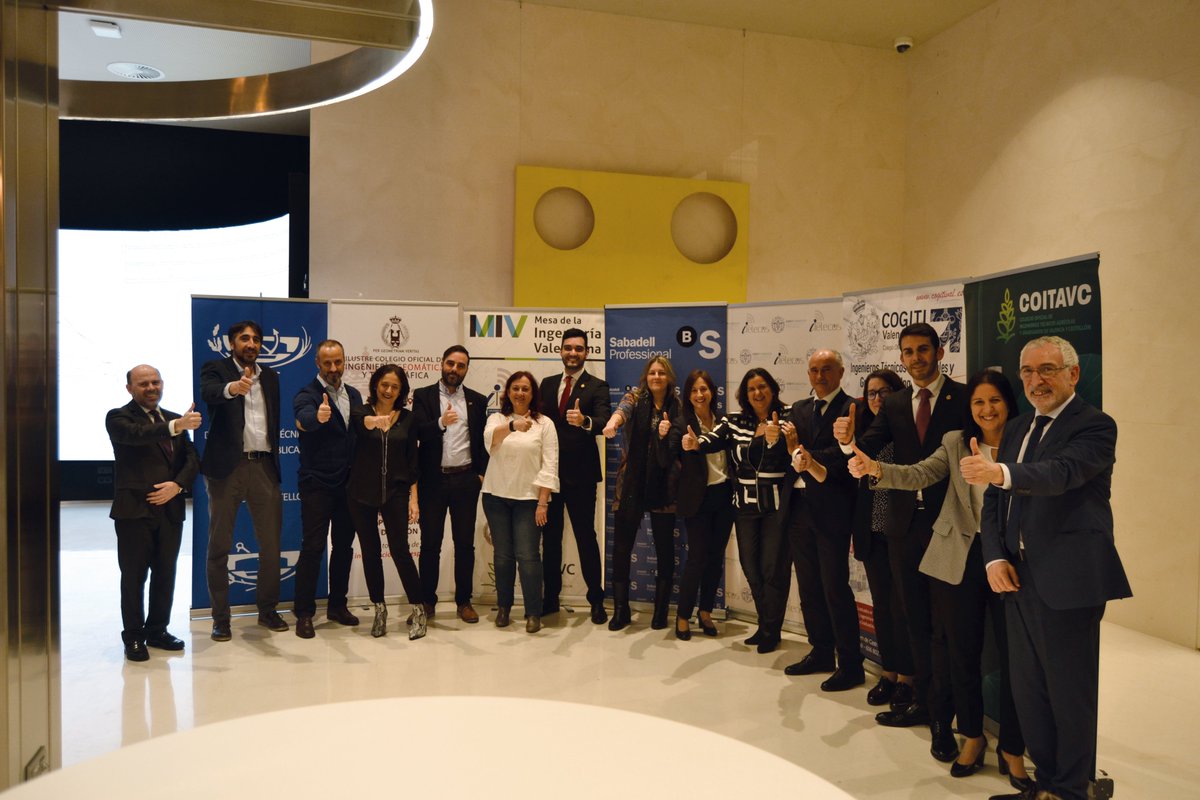 MesaIngValencia's tweet photo. La @MesaIngValencia firma un convenio de colaboración con @BancSabadell en el #SabadellHub, entidad con larga trayectoria de colaboración con #ColegiosProfesionales y gran experiencia prestando servicios especializados a los #profesionales. https://t.co/ABag8lhDpP