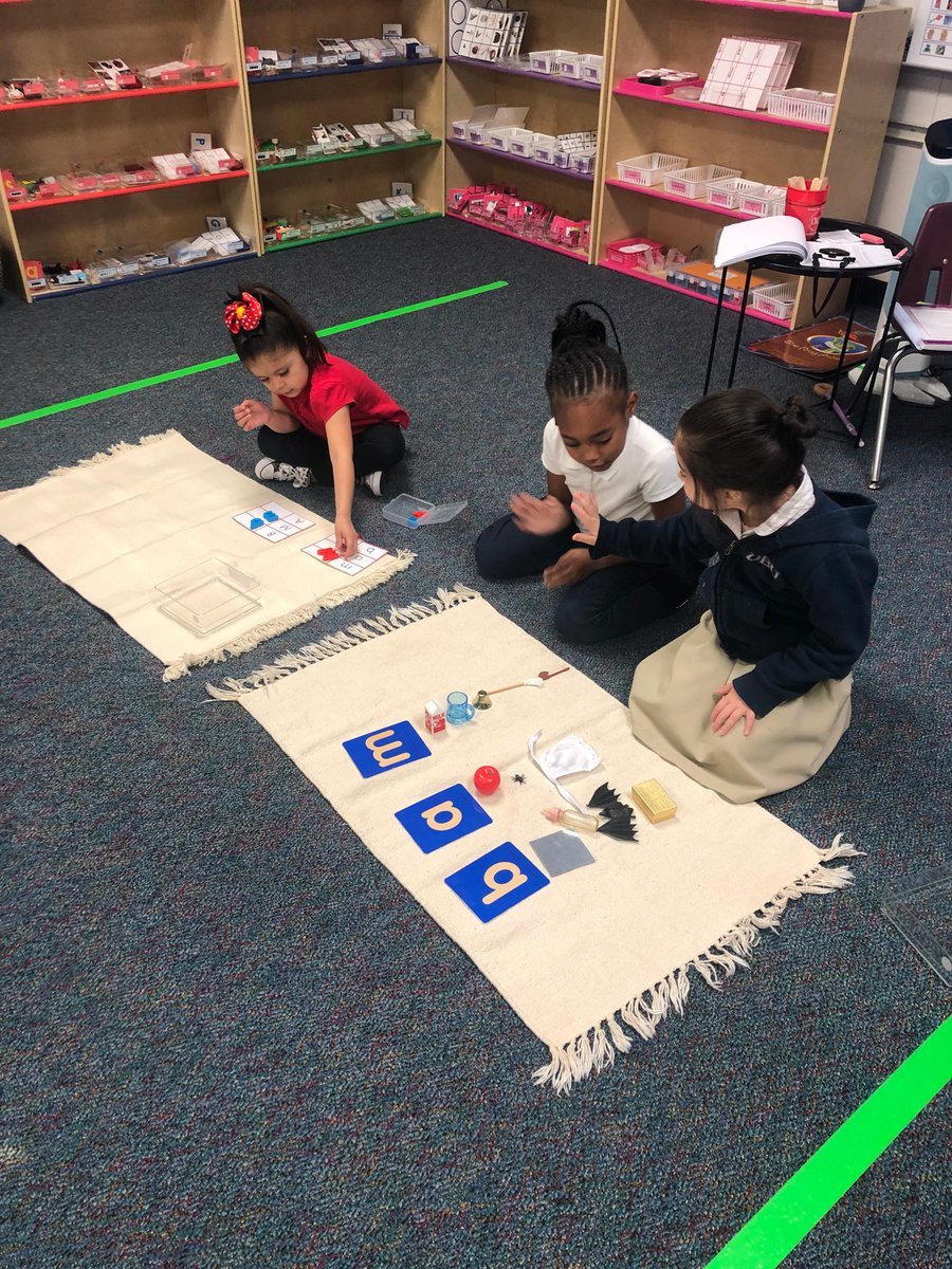 ndhodges22's tweet photo. Engaged in our LBDACW lessons #buildingvocabulary #literacyhandsonlessons #orallanguagedevelopment @DrMichelleBurke @Magrill_AISD https://t.co/F3hPBVXMvM