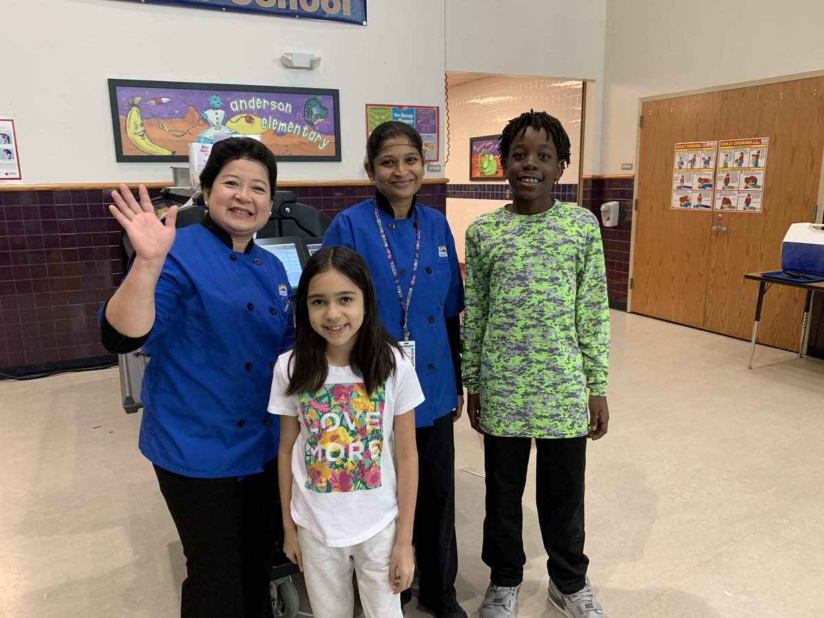 LynellAddis's tweet photo. @andersonfrisco @FISDCafe Today our students got to sample the harvest from the Anderson garden! Thanks #shrubclub & cafeteria staff! https://t.co/muea40N1rQ
