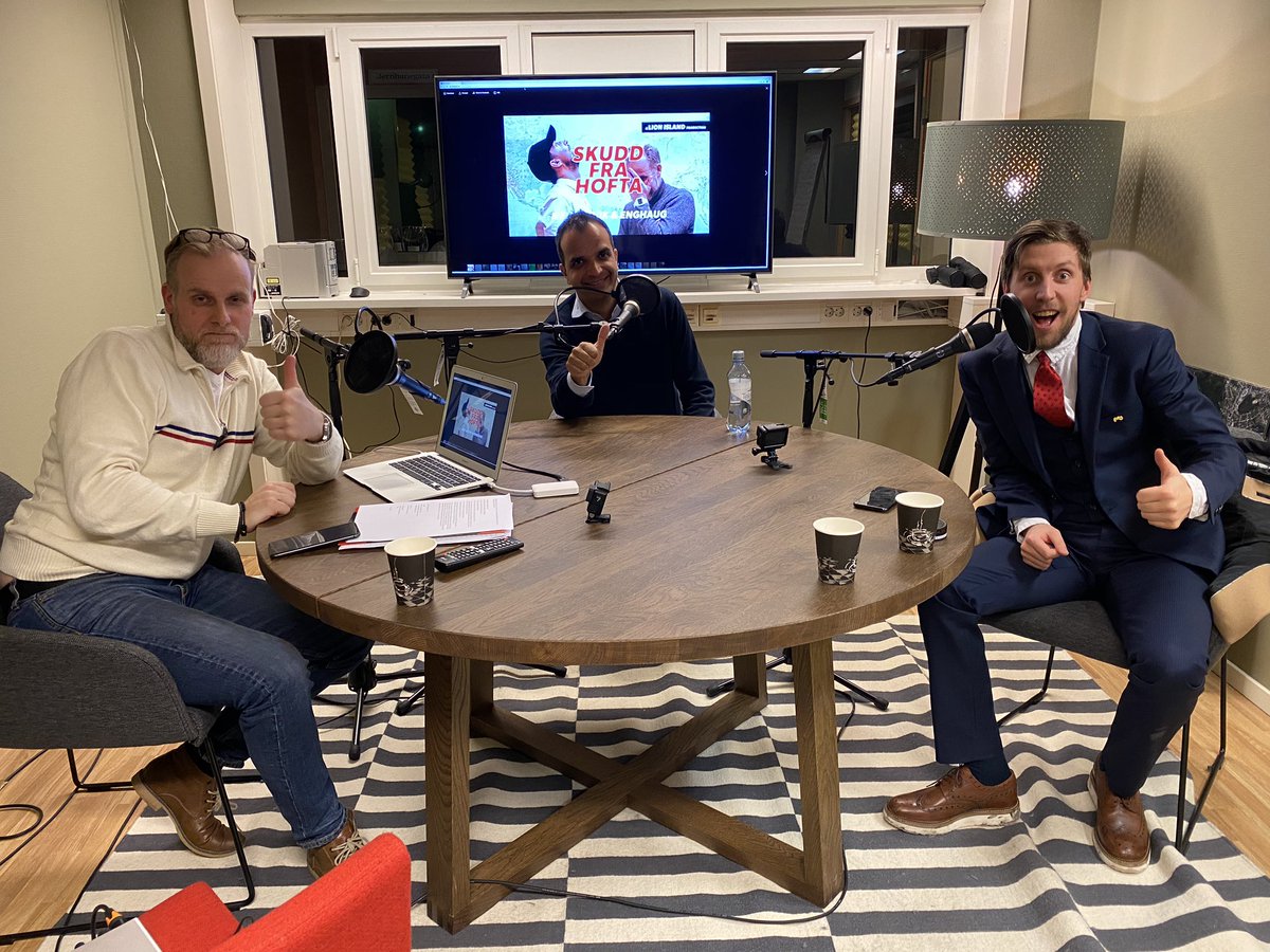 Edvartsen's tweet photo. Nesten 1,5 time om fotball og hockey gjennomført - her tror jeg vi var innom det meste inkludert alt om mine siste hockeyblogger om NHL-dommeren som bor i Trondheim. Håper dere vil høre podcasten Skudd fra hofta - med Brevik &amp; Enghaug som publiseres i morgen 🙂 

@NordicBetNO https://t.co/vixb1z7nM7