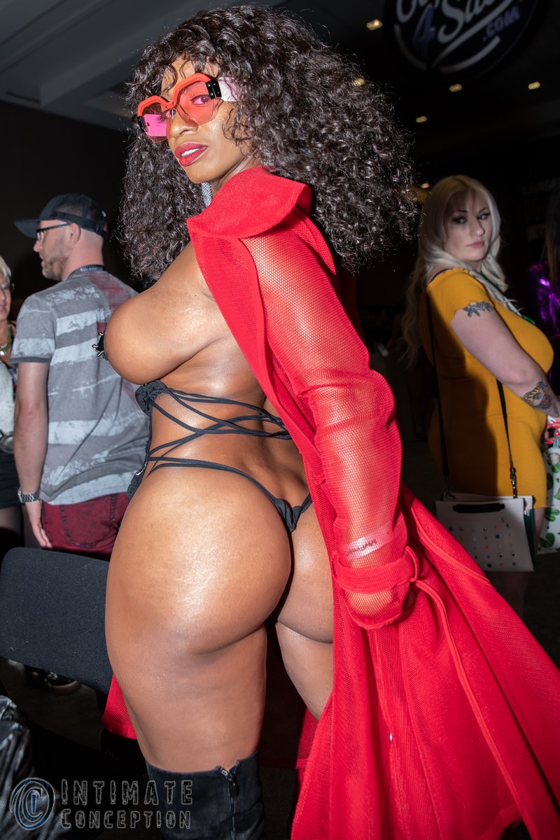 intimatecp's tweet photo. Model: Nyla
#AVN2020 #AVN https://t.co/u8ZkkZzFiz