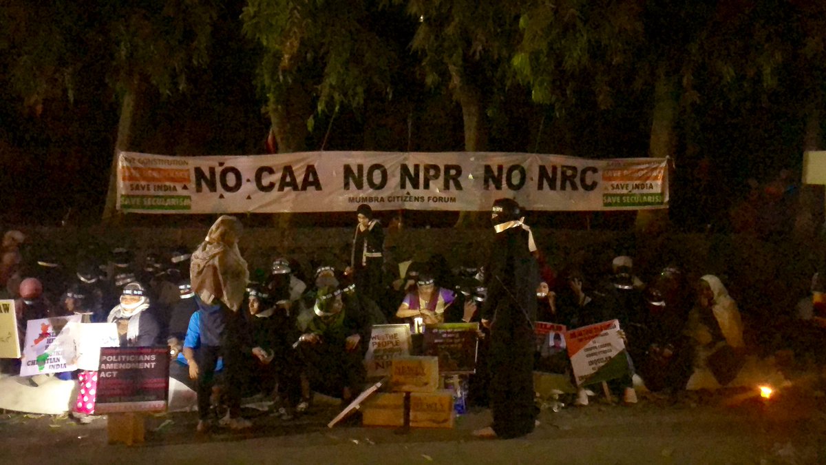 varshapoddar94's tweet photo. I am with these wonderful women at Mumbra, Thane who are on an indefinite sit in. They are determined to not move an inch till the discriminatory CAA and NRC-NPR is not withdrawn. Please come in large numbers. #NRC_CAA_Protest #सलाम_शाहीन_बाग #Mumbra https://t.co/KFG7gIBUeT