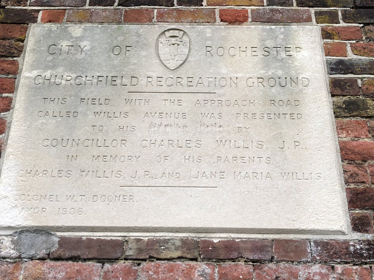 EsplanadeFot's tweet photo. Does anyone have any info on the missing words, why they were removed, when and by whom? #churchfields #backfields #Rochester https://t.co/Vg5dkYXZ8u