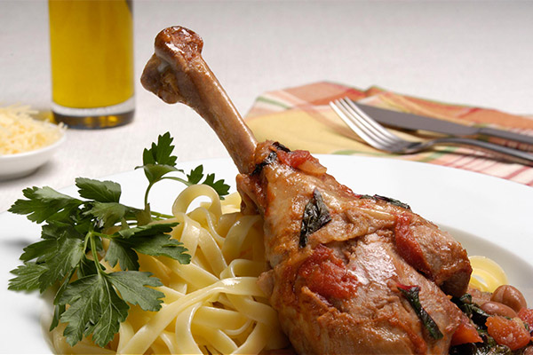 We featured this Turkey Drumstick Cassoulet recipe on Great Tastes of Manitoba back in 2011, and it’s one of our most popular recipes because it’s so simple to make! Recipe ➡ bit.ly/2Pdthbj