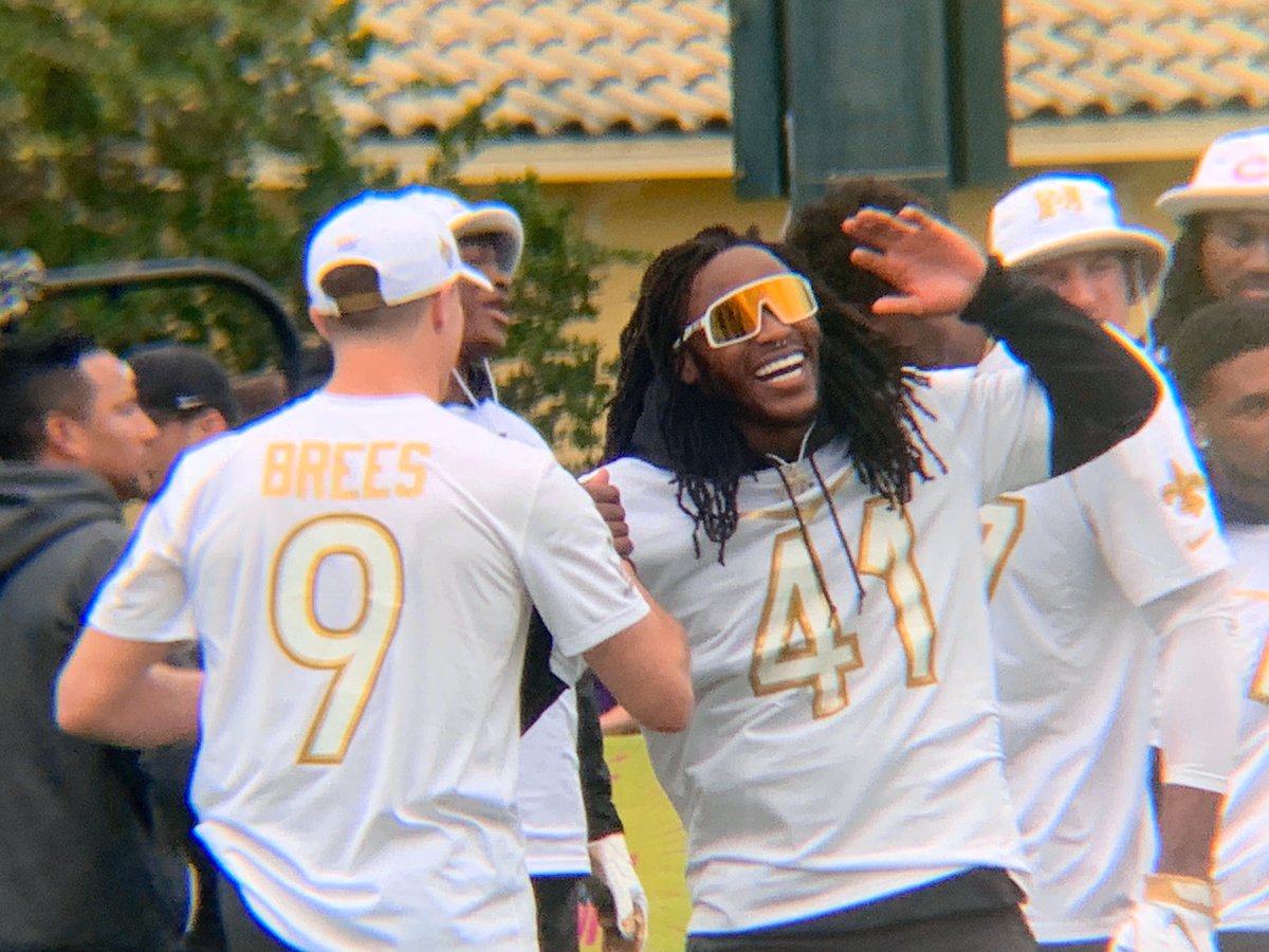 JennaLaineESPN's tweet photo. Find you someone who gets as excited to see you as @A_kamara6 does with @drewbrees. https://t.co/snv9eueyV4