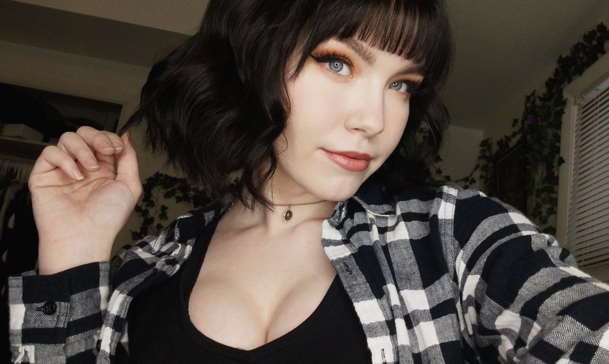 SalaciaX's tweet photo. ❤️ #gothgirl #altmodel #alternativemodel https://t.co/Qcw8WpzhkO