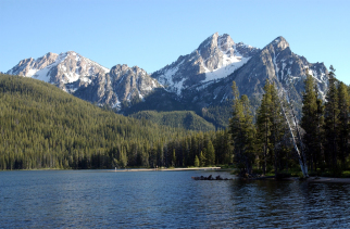 A powerful new #supercomputer arrived <a href="/INL/">Idaho National Lab</a>. The $19.2 million system will enable researchers at INL and elsewhere to simulate new fuels and reactor designs.
 #NationalLabs #AI

➡️ bit.ly/2NHKIzJ