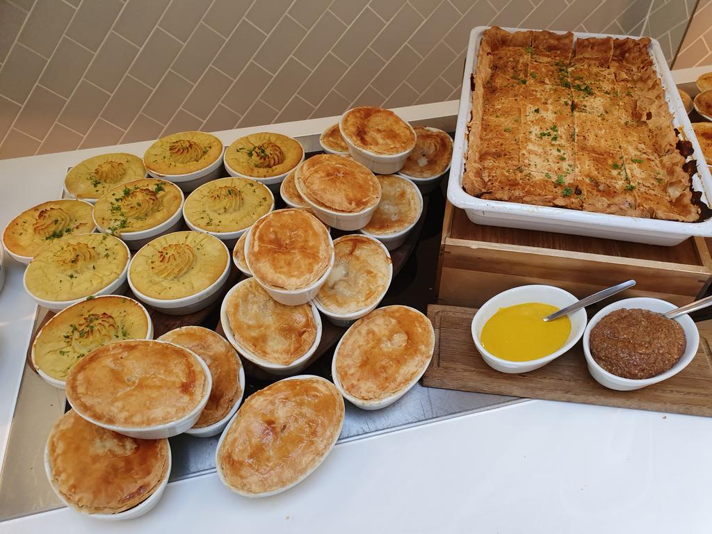 GuyKaye1's tweet photo. #NationalPieDay enjoyed @chigwellschool #halal lamb and lentil, #dairyfree chicken and ham, steak and onion, #Vegan vegetable and bean, #glutenfree fish pie, apple and blackberry pie to finish. @ChartwellsInd @chefchrischig @neilblack65 @soubie2002 #menuforall https://t.co/LnFcVv9KAm