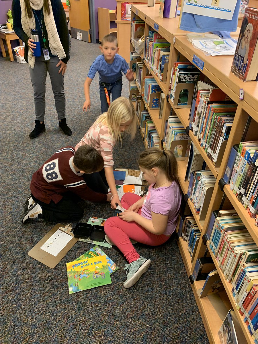 Mrs_Sidor's tweet photo. Our 2nd graders enjoyed the @breakoutEDU activity this afternoon! 🔒 https://t.co/cT7RqpcxKu