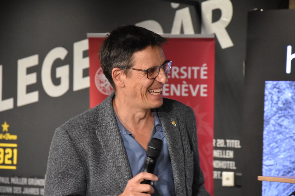 UZH_ch's tweet image. „Der #SwissDataCube ermöglicht es, evidenzbasierte Entscheidungen zu treffen - das kann ich nur unterstützen“, sagt Nobelpreisträger @DidierQueloz. „Ein grosses Plus ist auch, dass die Daten offen und überprüfbar sind.“ #wef20