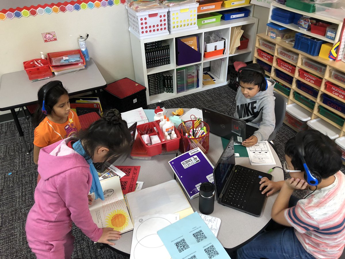 MrsSalmon1st's tweet photo. Independent learning going on in 1st grade! We’re learning about sun, stars, moon, seasons & night & day. Each group is learning something different & will teach their classmates! #bbengaged #firstgradecan https://t.co/6kRt6xj5cI