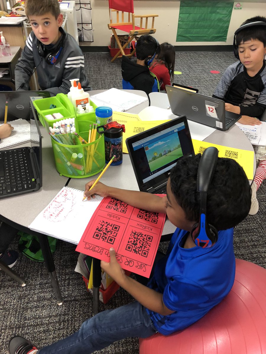 MrsSalmon1st's tweet photo. Independent learning going on in 1st grade! We’re learning about sun, stars, moon, seasons & night & day. Each group is learning something different & will teach their classmates! #bbengaged #firstgradecan https://t.co/6kRt6xj5cI