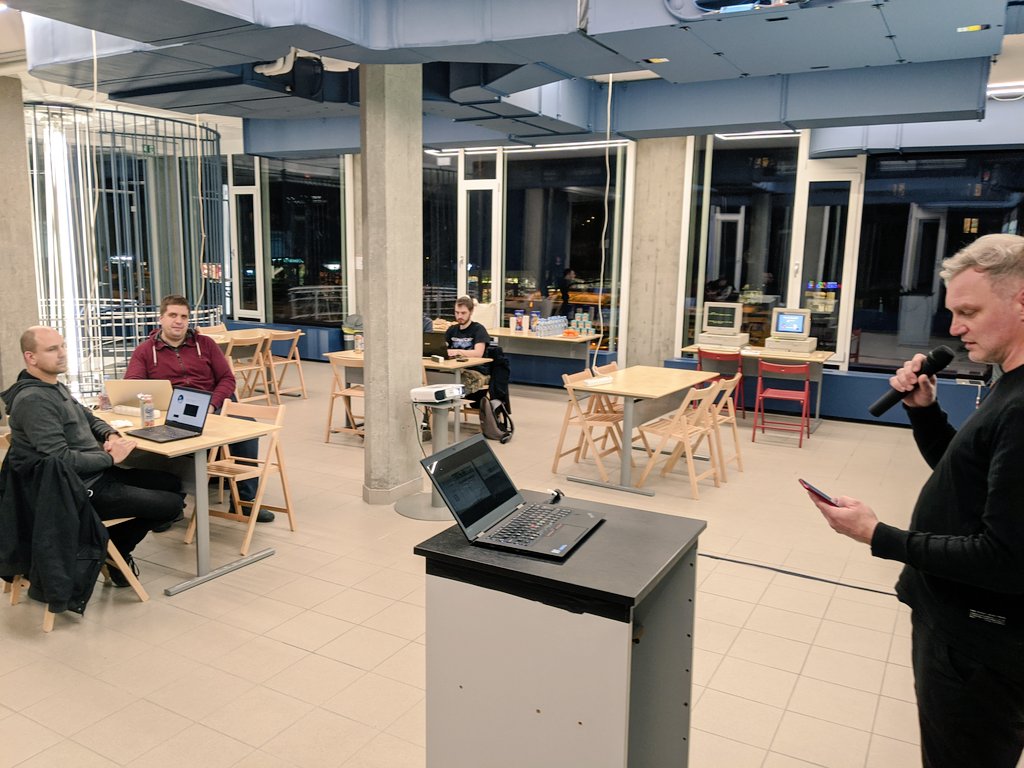 ʎ3ʞʍoן tweet media