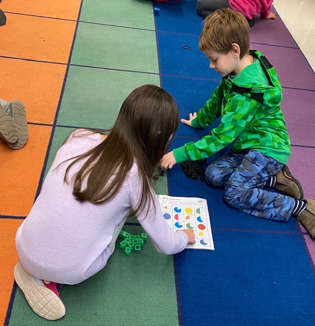 SomersetES's tweet photo. Ms. Carlin's 3rd graders exploring fractions in math group today! https://t.co/50tb5ommOC