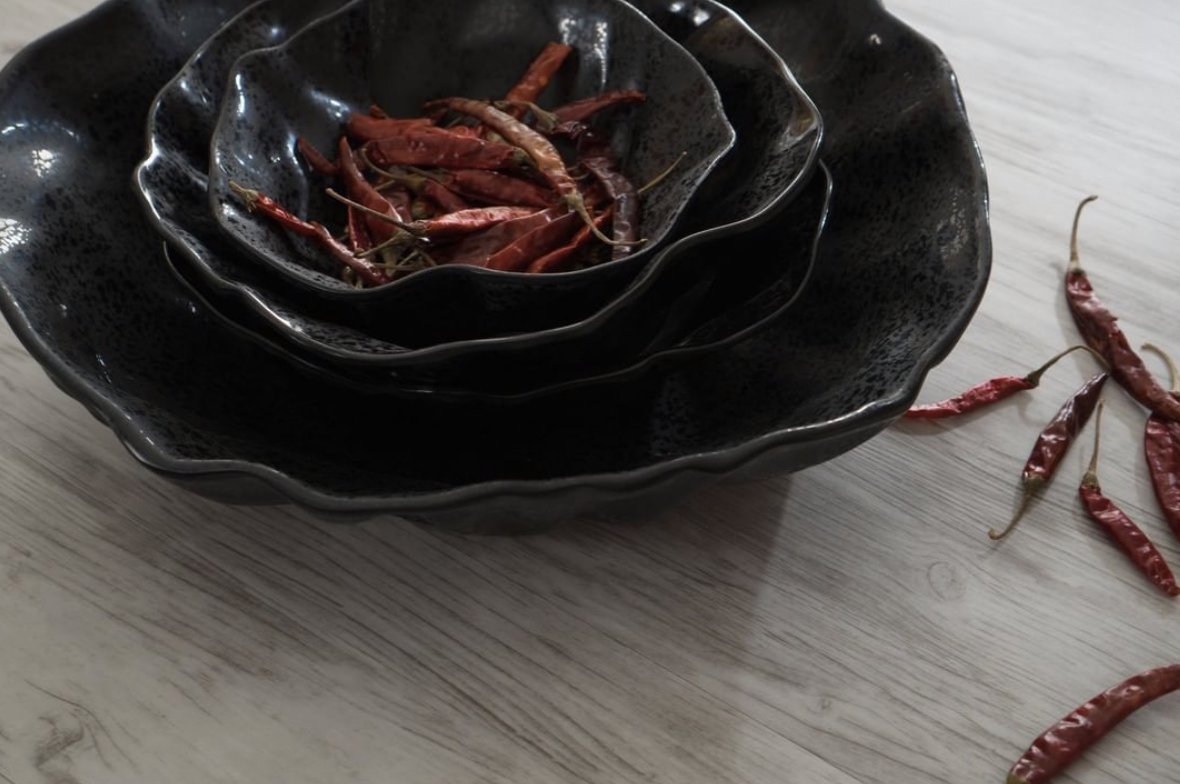 WalkingMatters's tweet photo. Rain-kissed finish gives sleek dimension to #plates and #platters with the @cheforward #Rainex Collection. 💕💕
#TabletopMatters
#chef #cheforward #horeca #tableware #tabletop #dinnerware #displayware #melamine #rainex #culinarymasterpiece https://t.co/Uedbr343J3