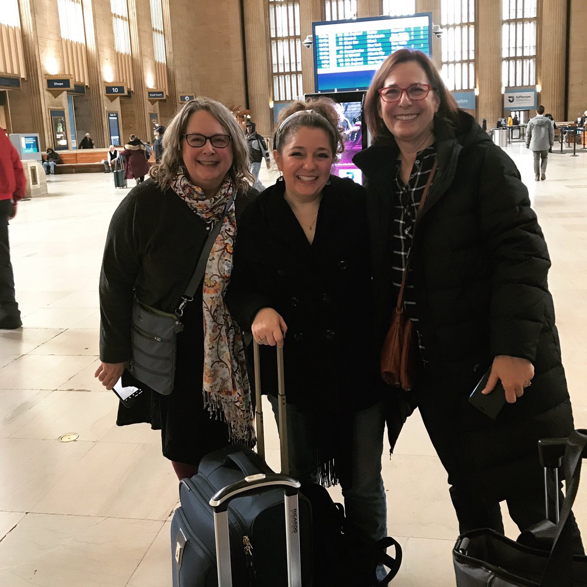 CameronSharonE's tweet photo. Hey Philly!! With @DeborahWiles101 and @PamMunozRyan at @ALALibrary Midwinter 2020!

#ireadya #alamidwinter2020 https://t.co/NnH2LuIDFr