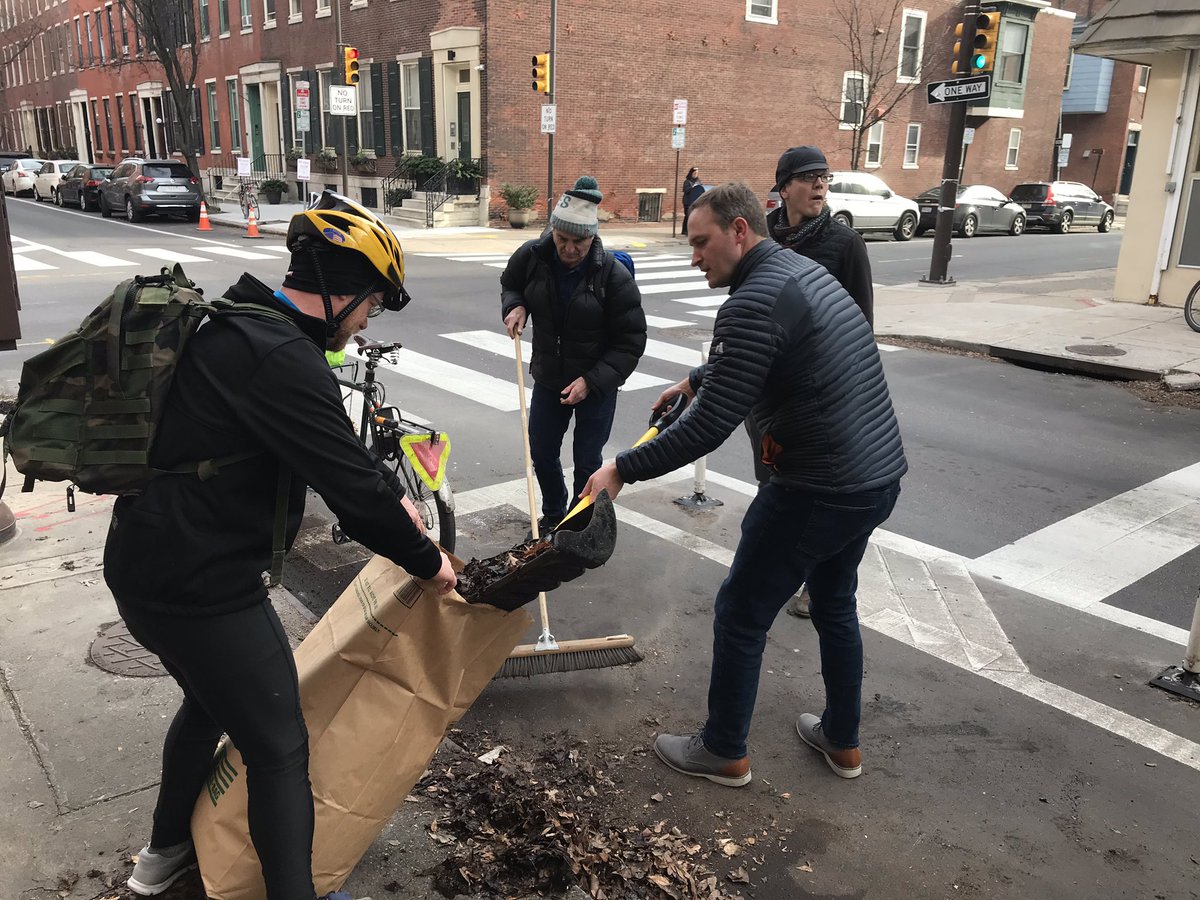 bcgp's tweet photo. Thanks to all the volunteers, including @NotinPhilly, who’ve come out so far today! We just finished (20th and 19th streets. Moving into 18th! #ckeanphl https://t.co/ljF2UXlTPL