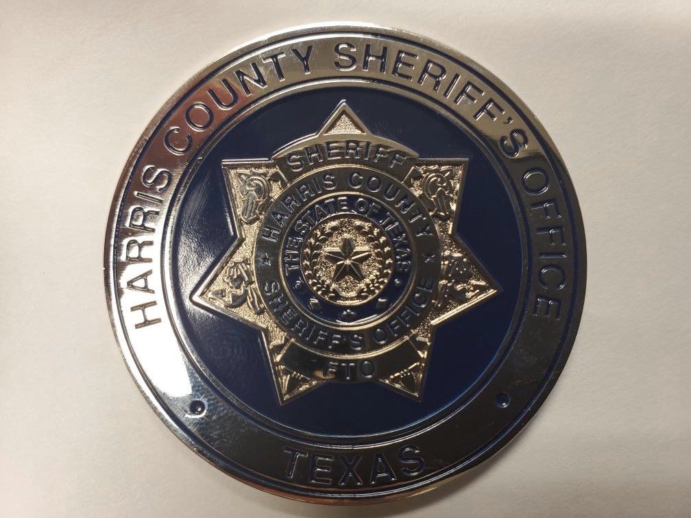 PatrolTraining's tweet photo. 🚨Giveaway Alert!🚨 Follow us to see the great training being done by our FTO Training Unit. 

Once we reach #1kClub followers, two winners will receive a HCSOFTO #challengecoin. 

1. Follow @HCSO_PatrolFTO 
2. Retweet pinned Tweet

#BackTheBlue #LivePDNation #lesm #2KClub https://t.co/Lp8E26uXPU