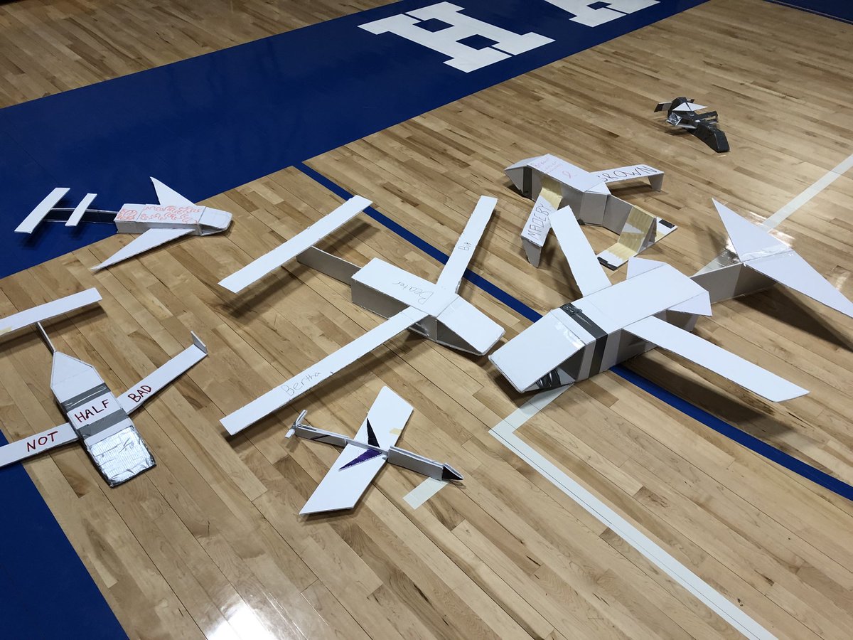 Usd440's tweet photo. Glider challenge in Engineering. https://t.co/655vuWcSvk