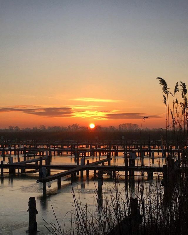 Todays sunrise ♥️
.
#neusiedlersee #seekinder #sunrise ift.tt/2NR1SuU