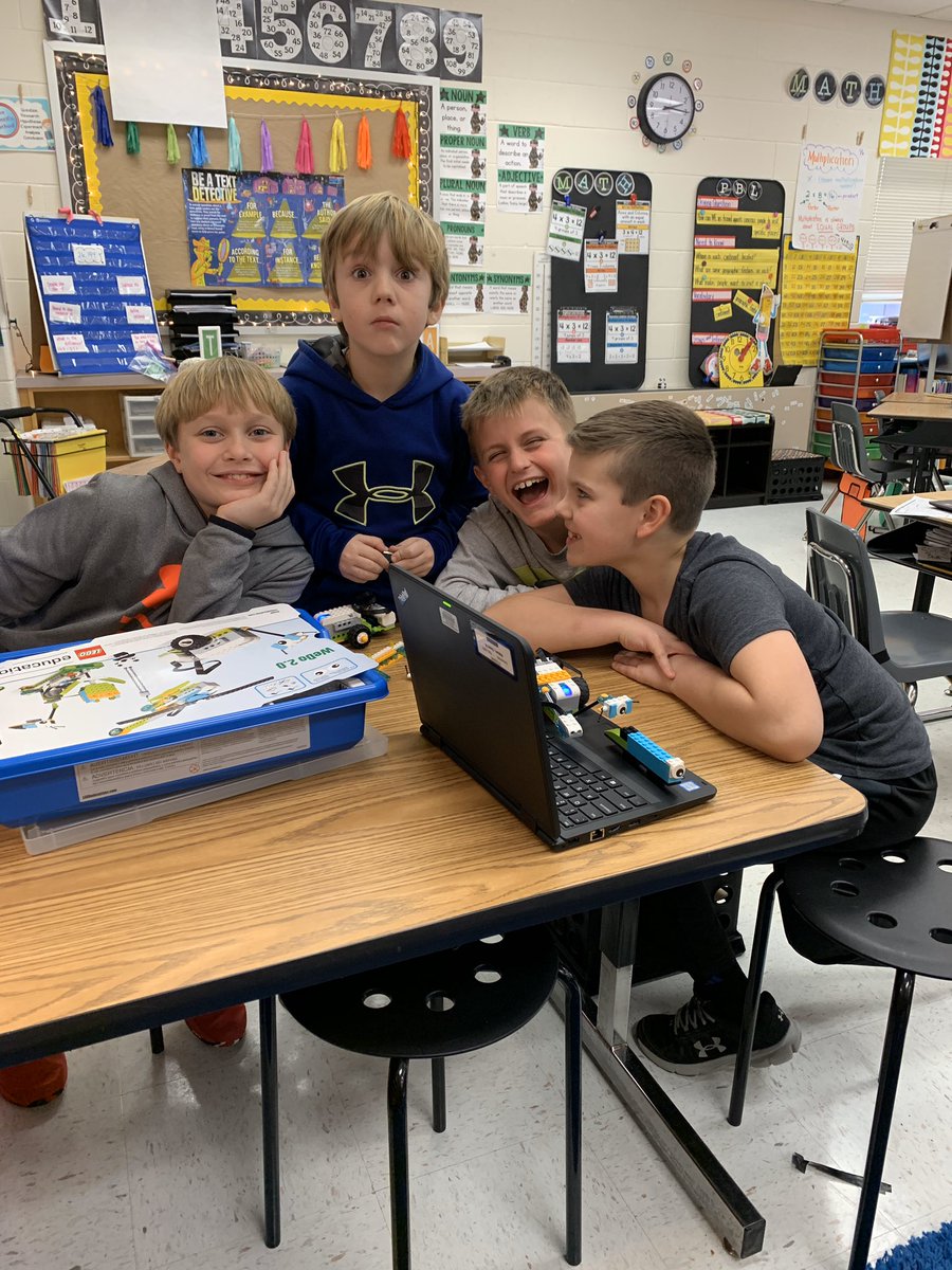 JanieLyman's tweet image. Serious work going on in prep for our Epic Build.@RoundHillES @CTTF_Joshua #codetothefuture